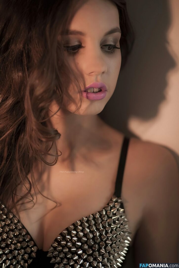 Michaela Doubravova Naakt Gelekte foto #10