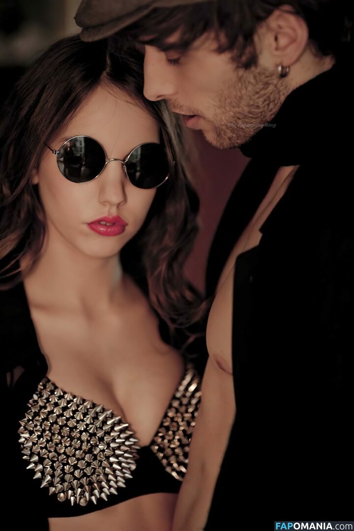 Michaela Doubravova Naakt Gelekte foto #13