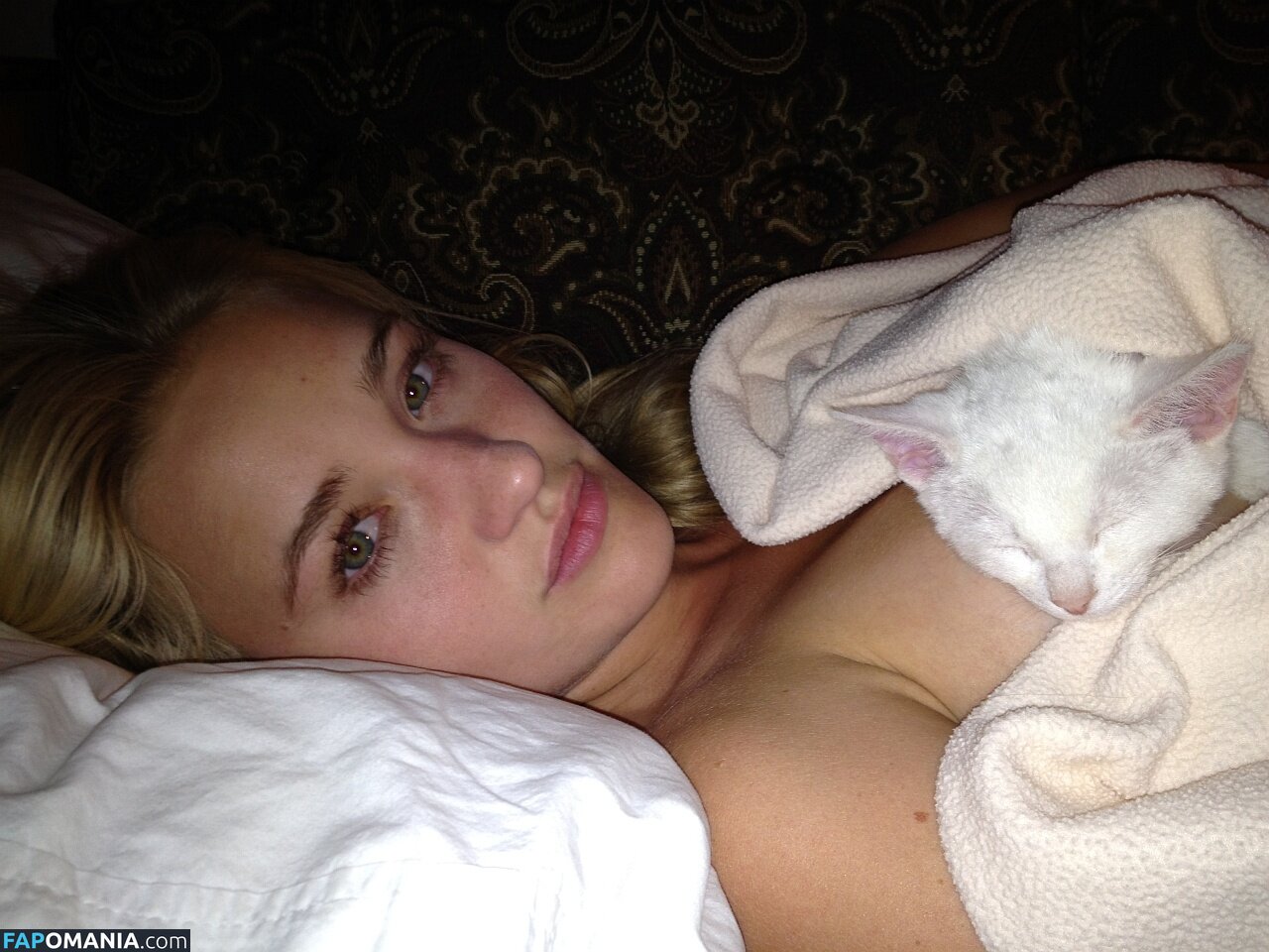 Michalka Sisters Naakt Gelekte foto #47