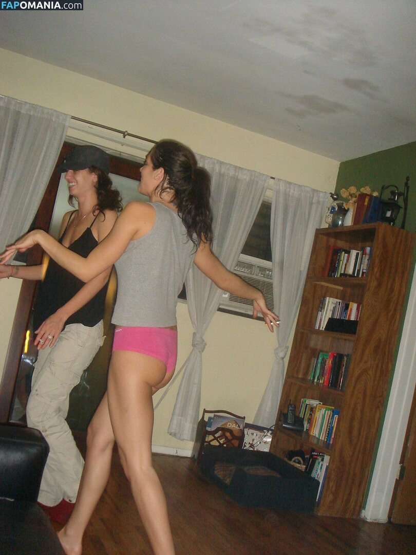 Michelle Borth Naakt Gelekte foto #12