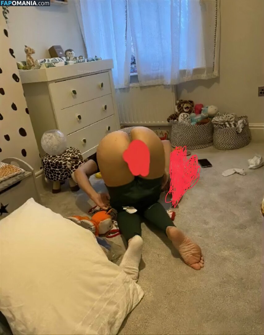 Nadine Mulkerrin Naakt Gelekte foto #1