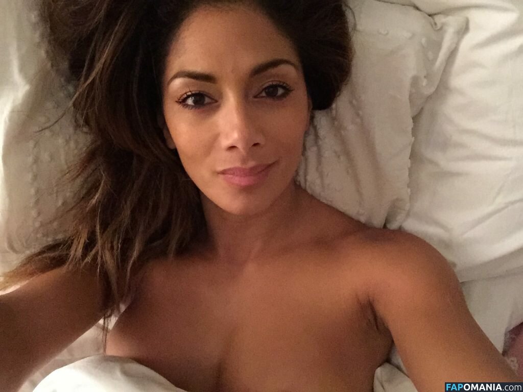 Nicole Scherzinger Naakt Gelekte foto #3