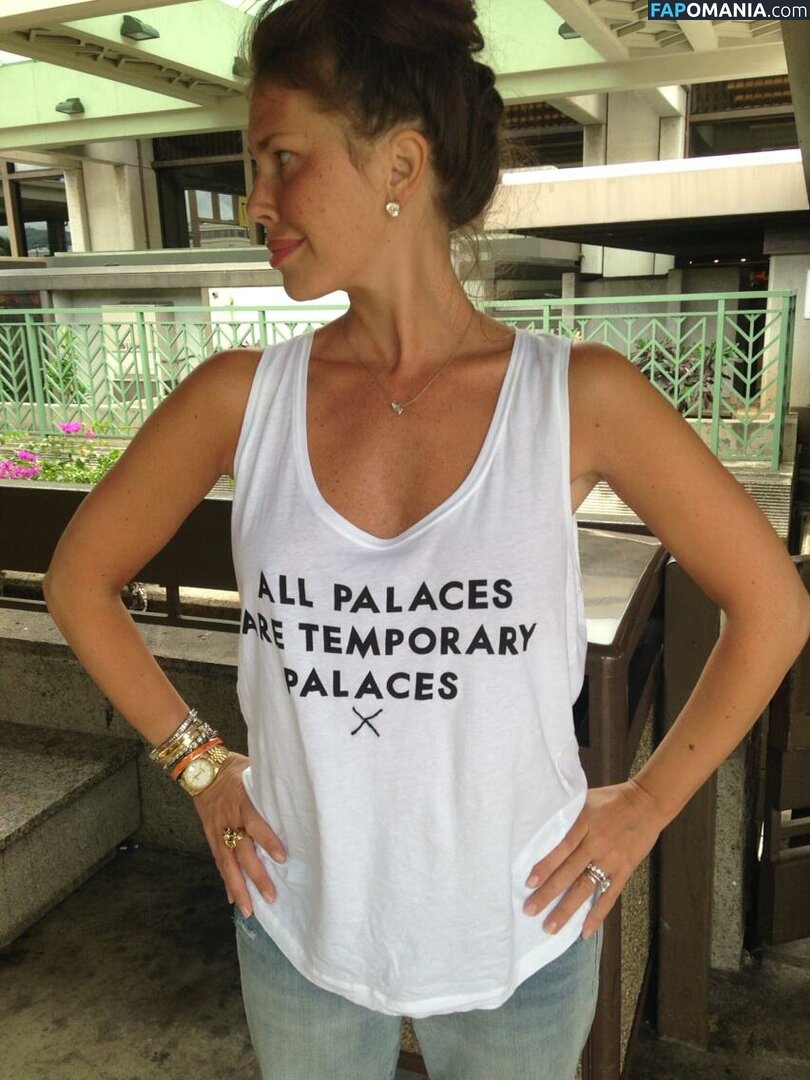 Nikki Cox Naakt Gelekte foto #3