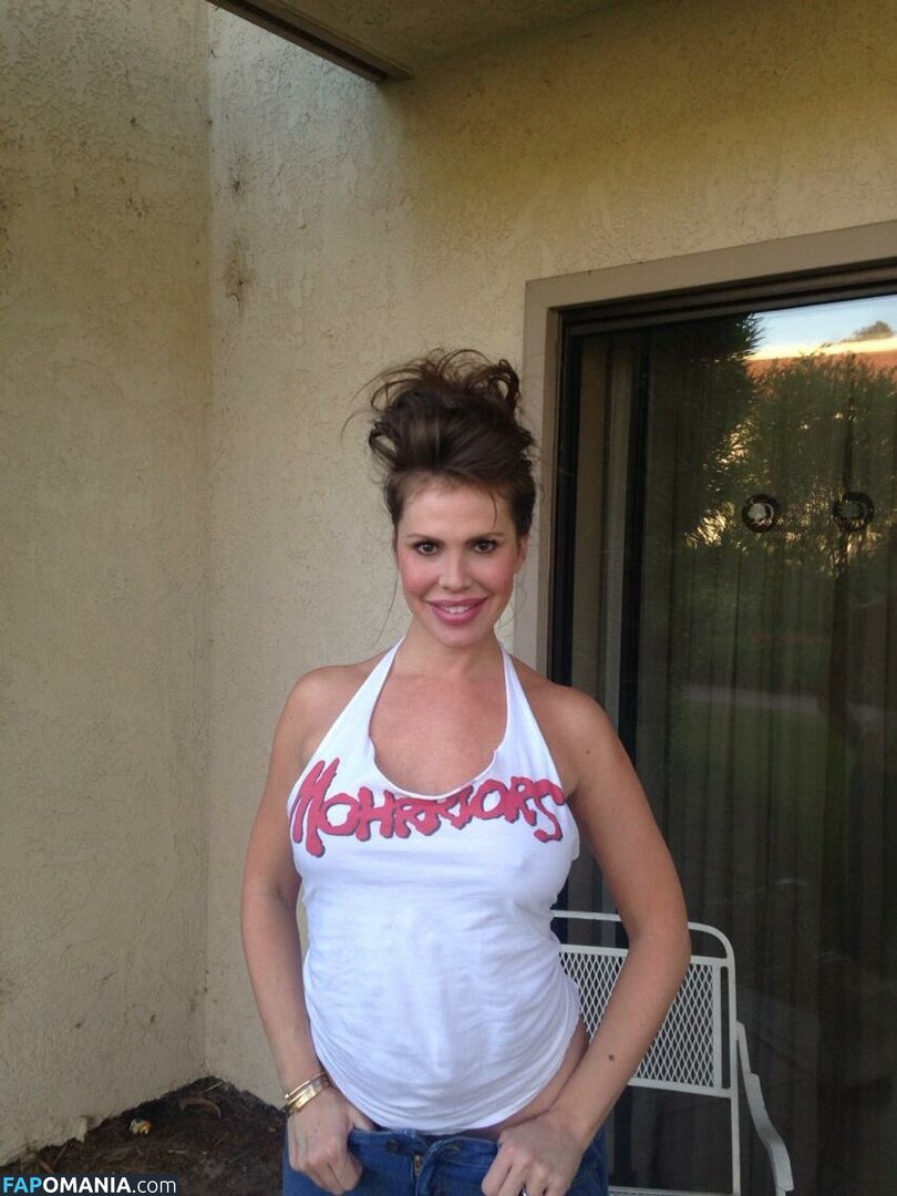 Nikki Cox Naakt Gelekte foto #7