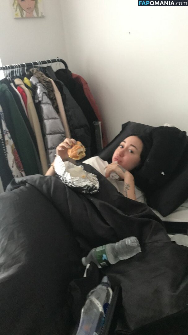 Noah Cyrus Naakt Gelekte foto #55