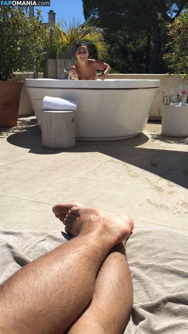 Priscilla Betti Naakt Gelekte foto #30