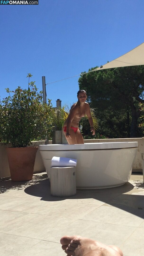 Priscilla Betti Naakt Gelekte foto #43