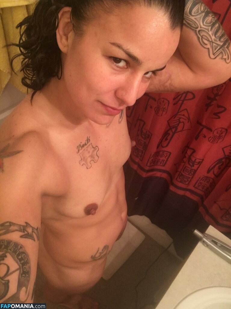 Raquel Pennington Naakt Gelekte foto #8