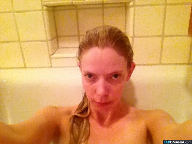 Riki Lindhome Naakt Gelekte foto #28