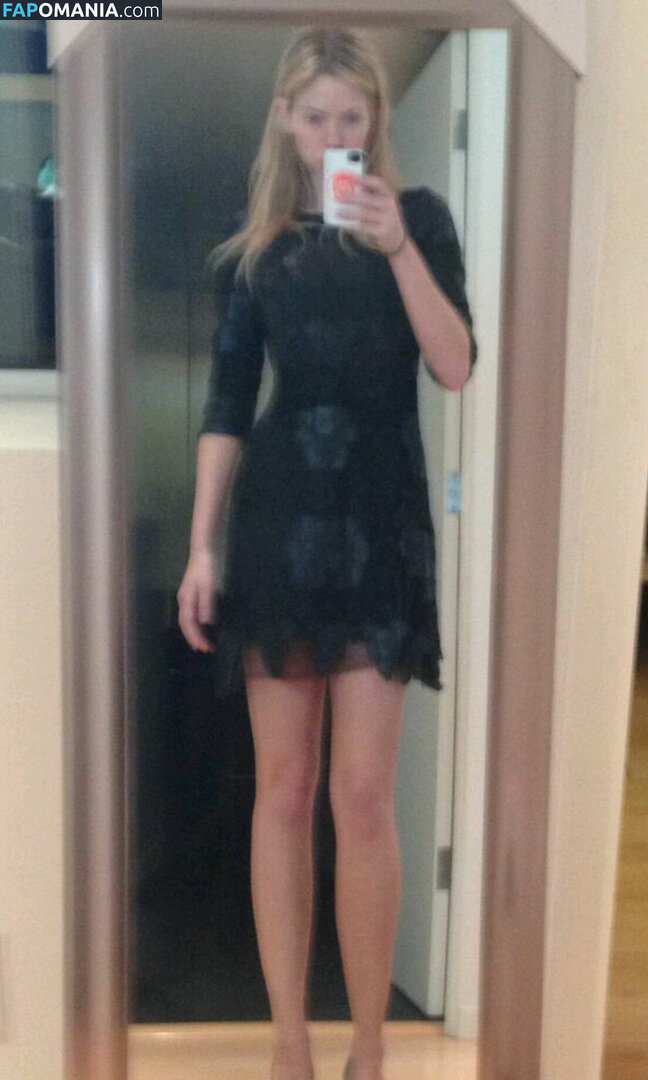 Riki Lindhome Naakt Gelekte foto #53