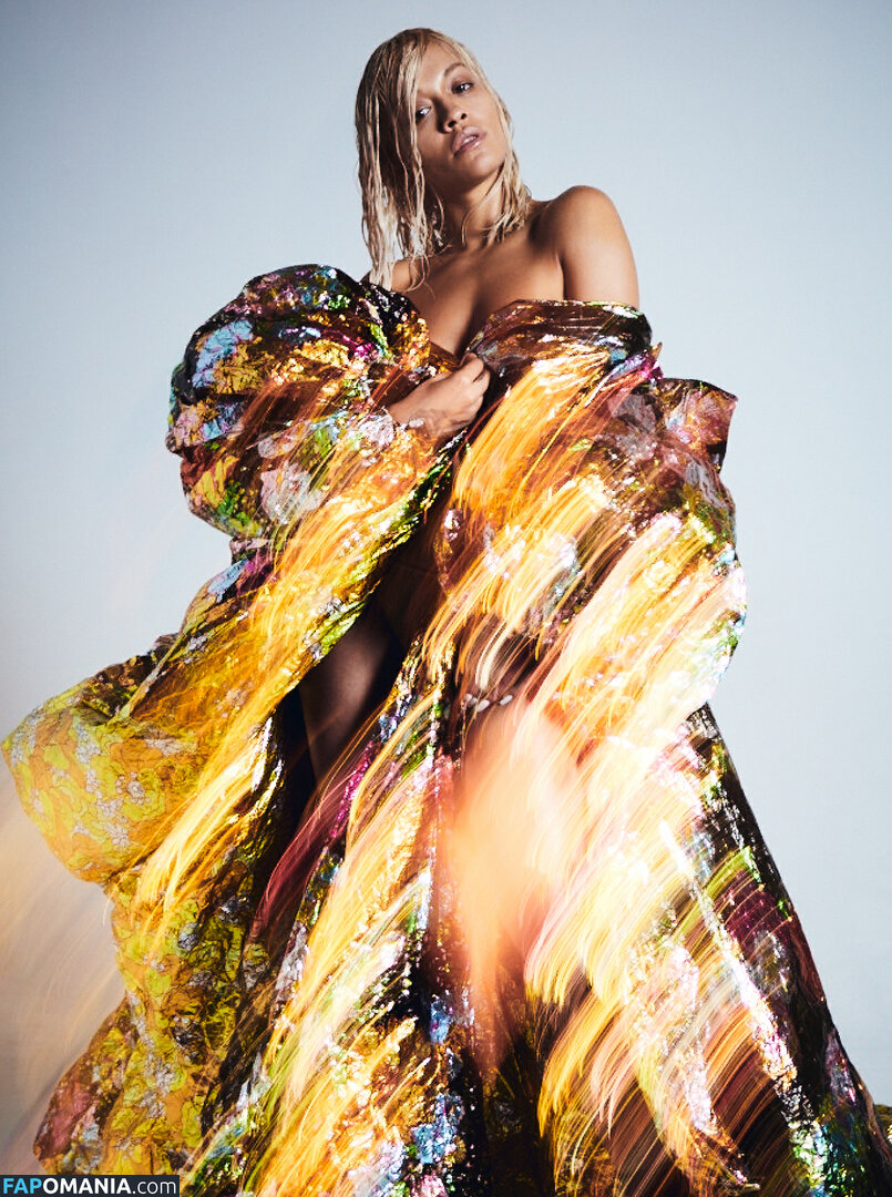 Rita Ora Naakt Gelekte foto #74