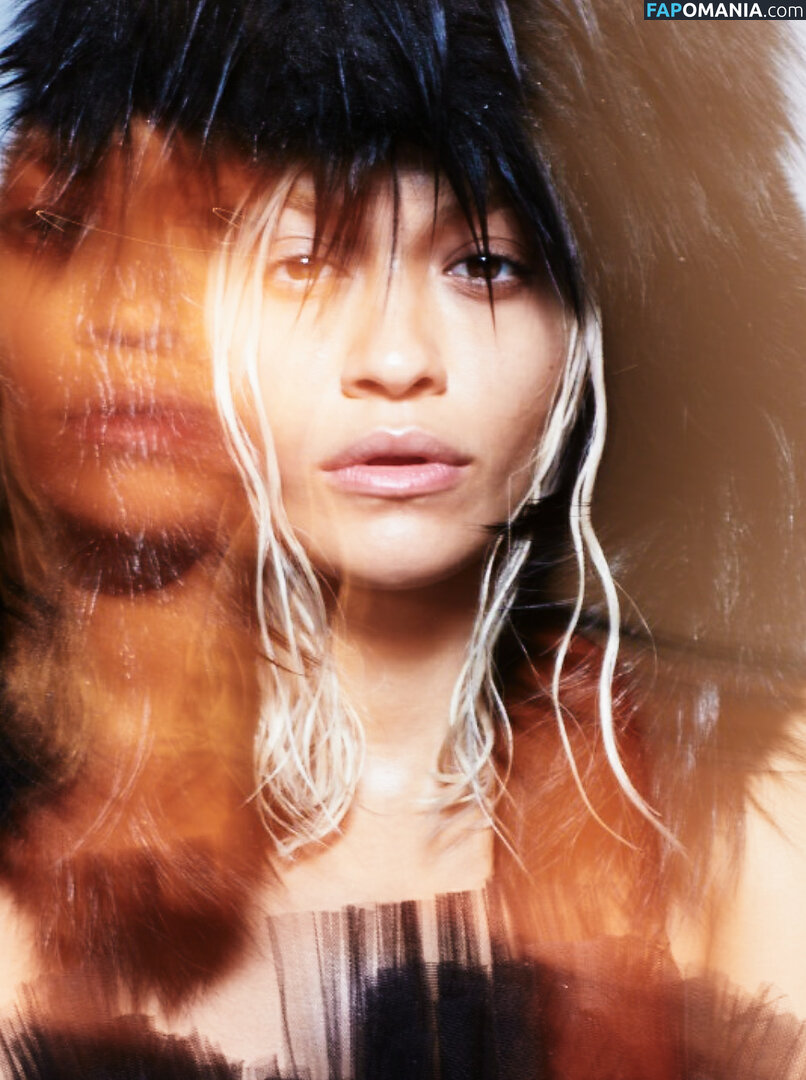 Rita Ora Naakt Gelekte foto #122