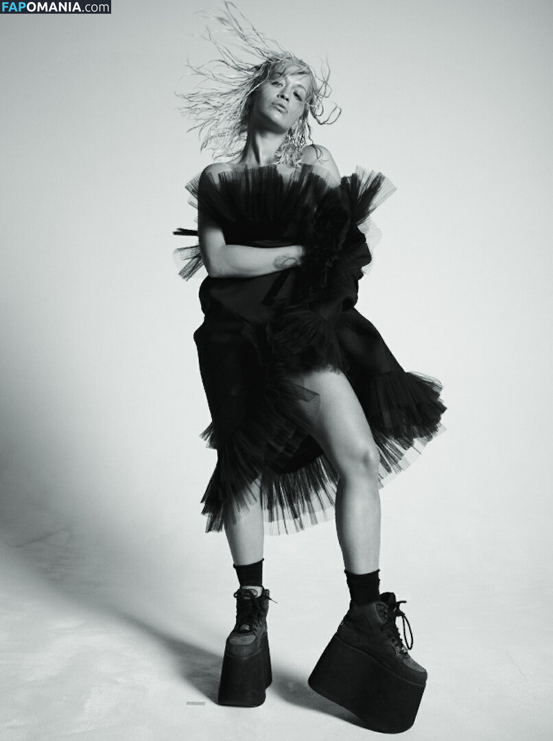 Rita Ora Naakt Gelekte foto #128