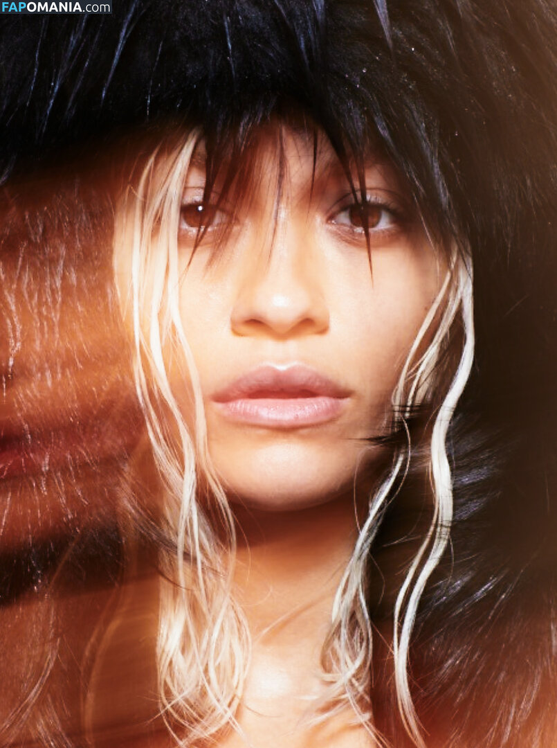 Rita Ora Naakt Gelekte foto #130