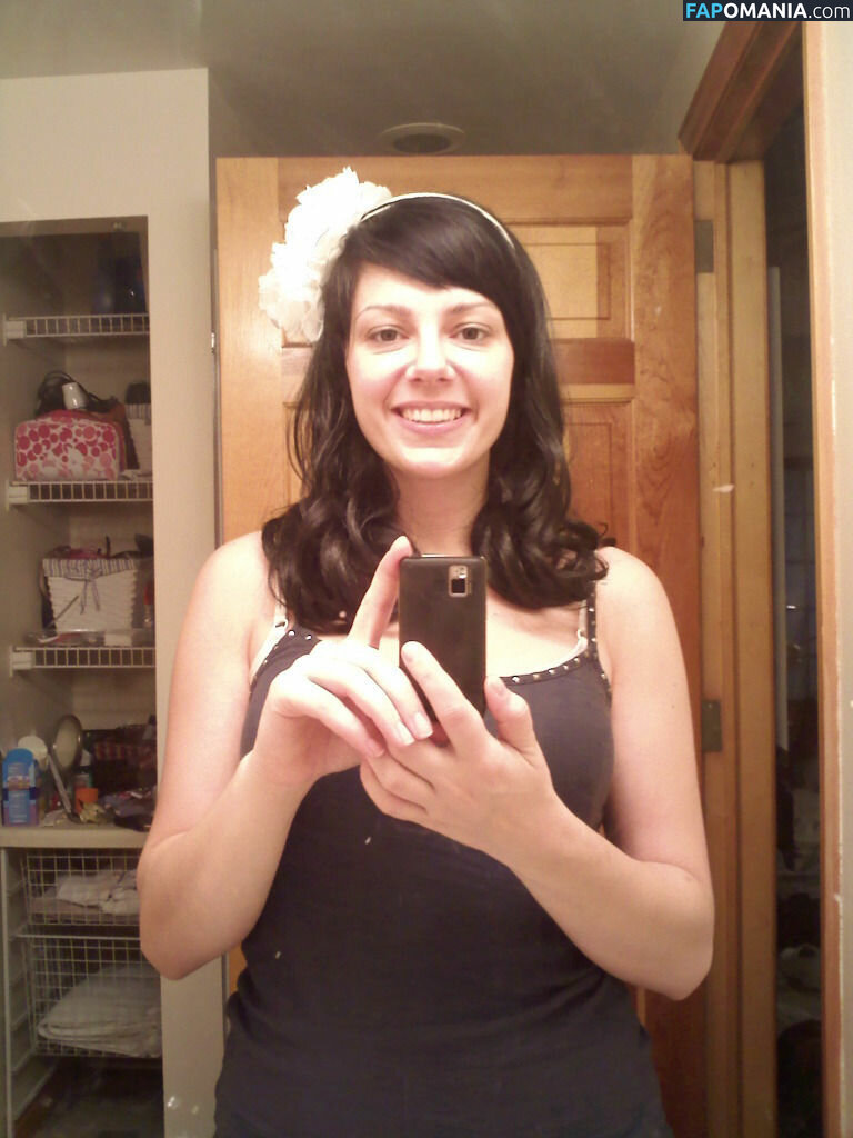 Sally Hager Naakt Gelekte foto #17