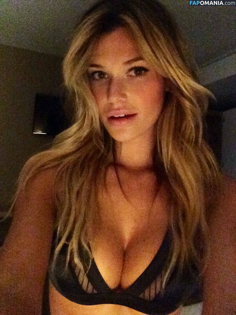 Samantha Hoopes Naakt Gelekte foto #11