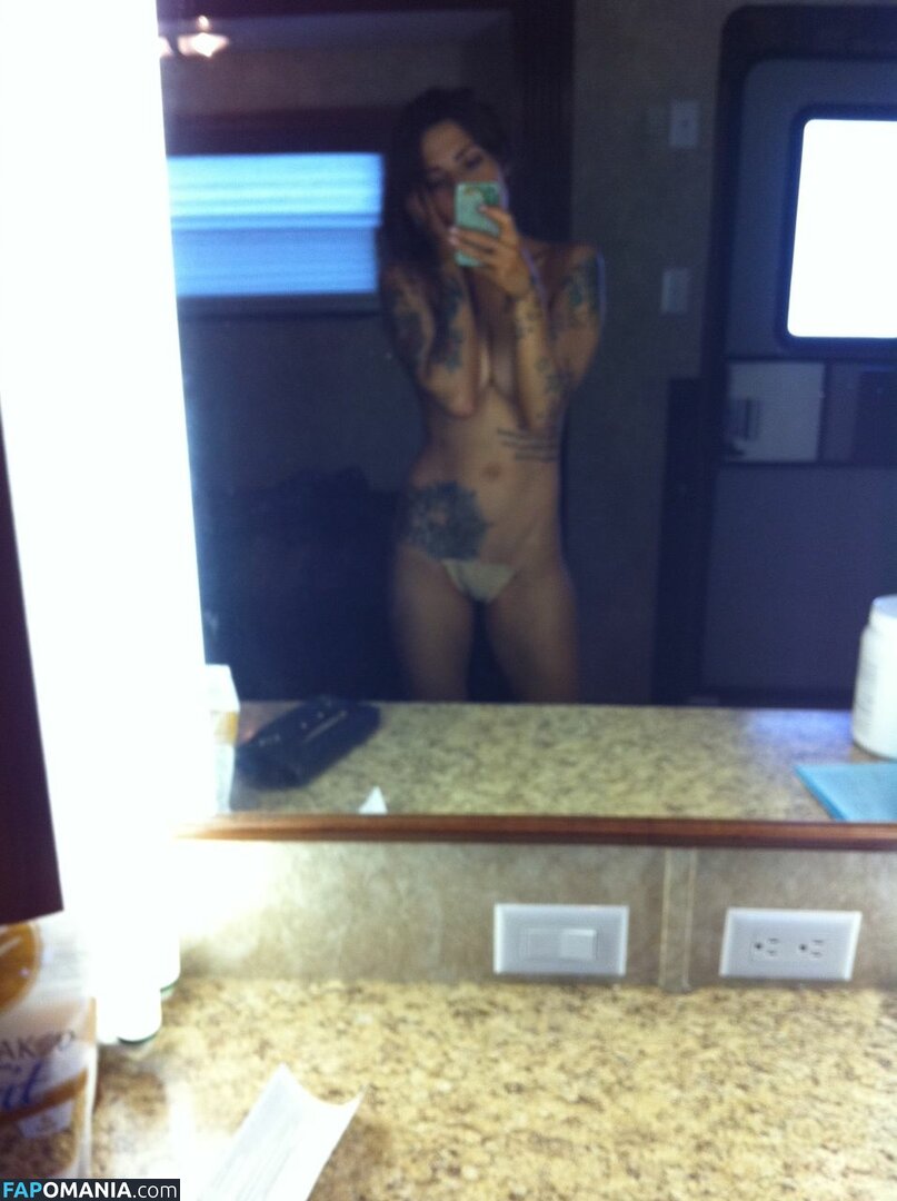 Sarah Sahi Naakt Gelekte foto #2