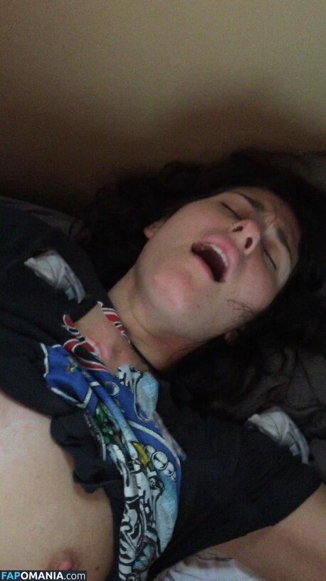 Scout Taylor Compton Naakt Gelekte foto #1