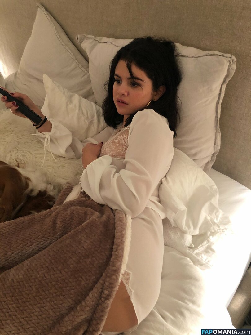 Selena Gomez Naakt Gelekte foto #18