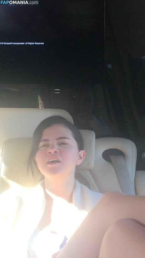 Selena Gomez Naakt Gelekte foto #28