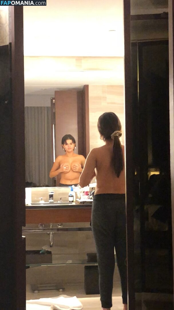 Selena Gomez Naakt Gelekte foto #34