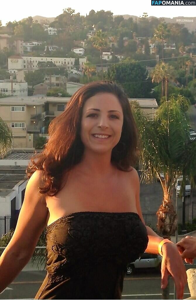 Serena Deeb Naakt Gelekte foto #15