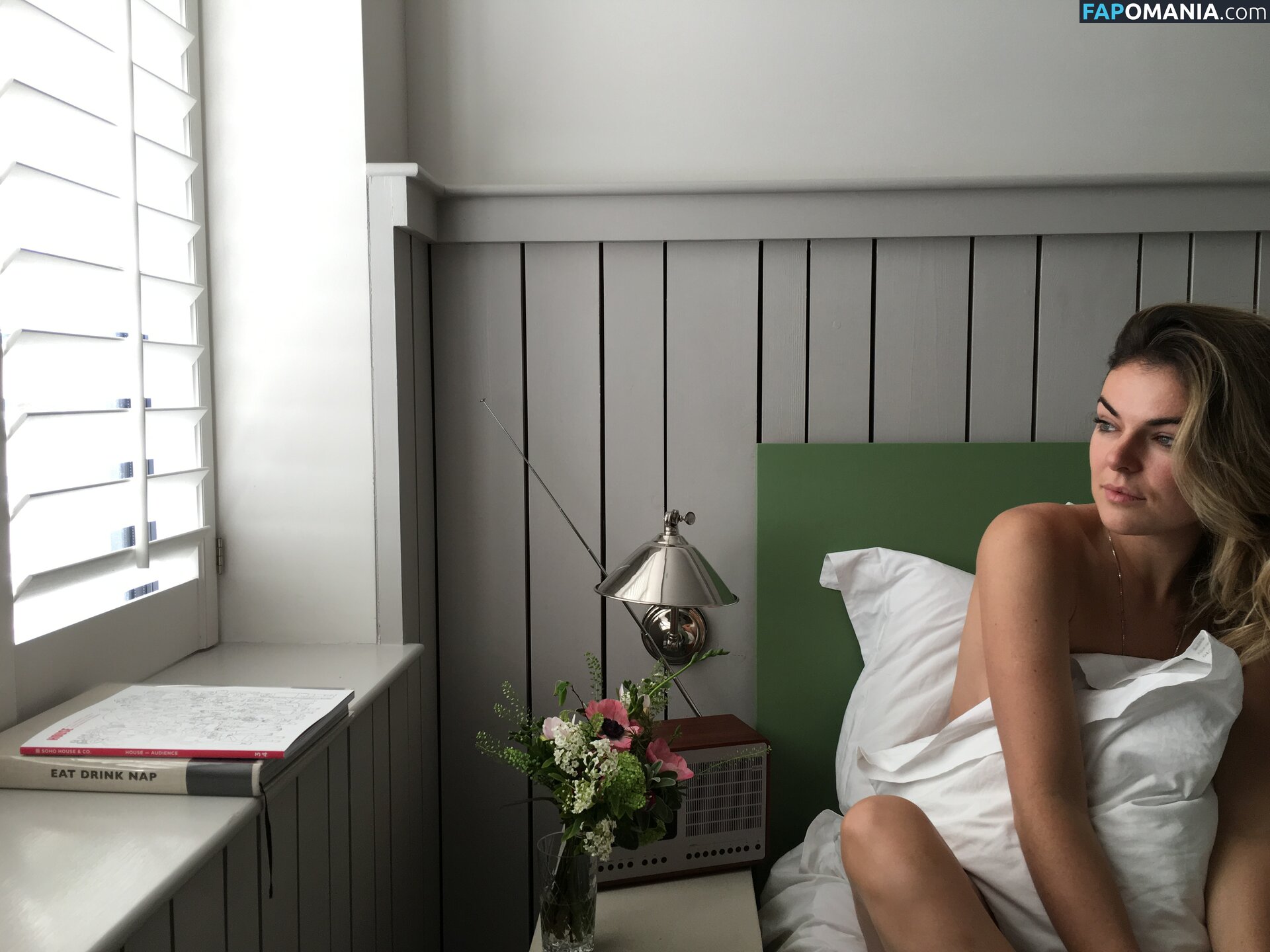 Serinda Swan Naakt Gelekte foto #151