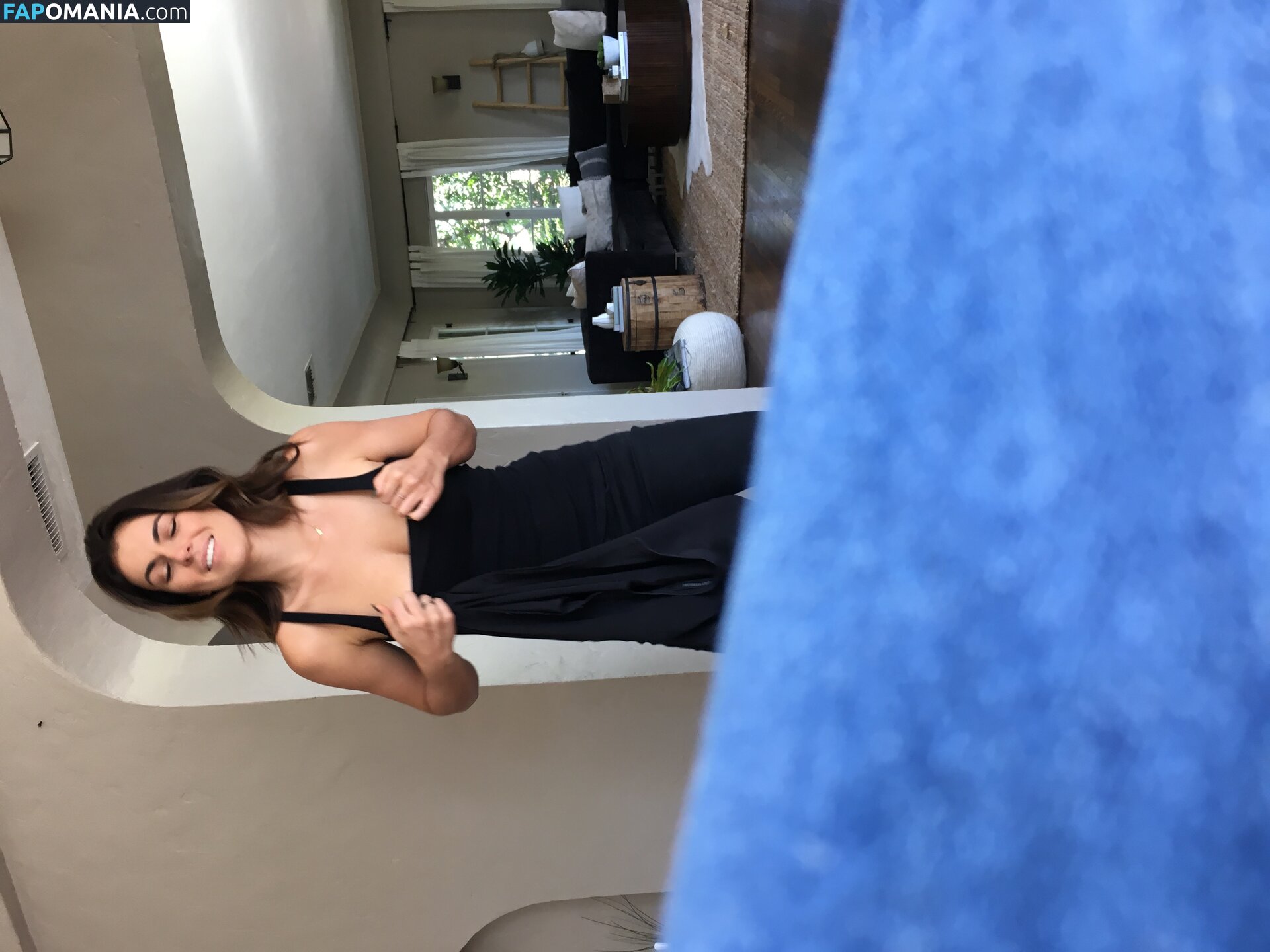 Serinda Swan Naakt Gelekte foto #203