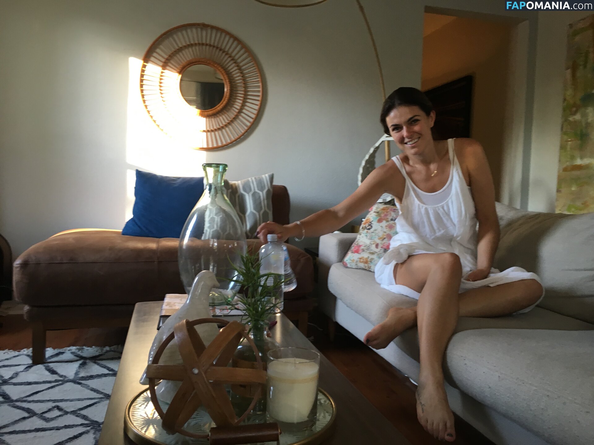 Serinda Swan Naakt Gelekte foto #233