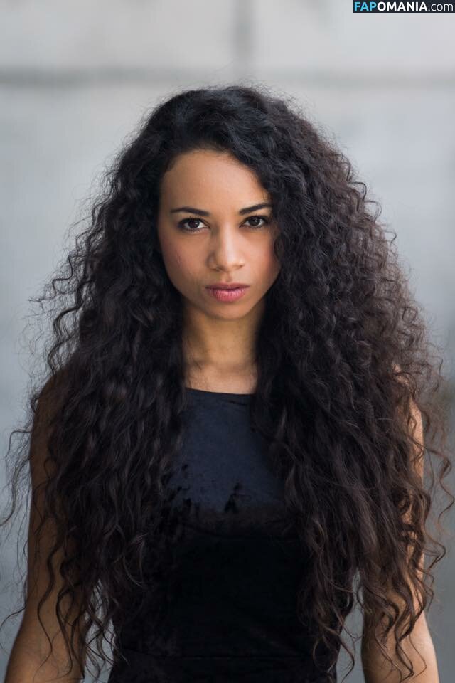 Shani Hamilton Naakt Gelekte foto #8