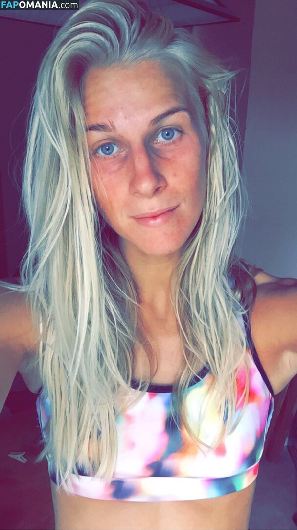 Sofia Jakobsson Naakt Gelekte foto #12