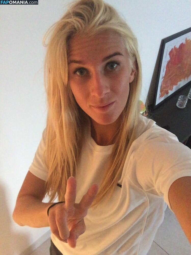 Sofia Jakobsson Naakt Gelekte foto #113