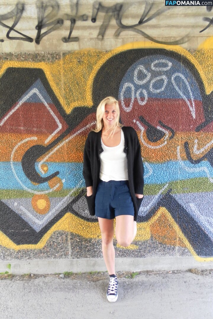 Sofia Jakobsson Naakt Gelekte foto #146