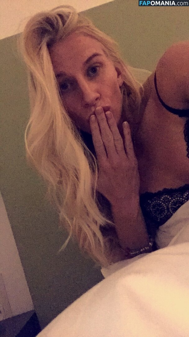 Sofia Jakobsson Naakt Gelekte foto #193