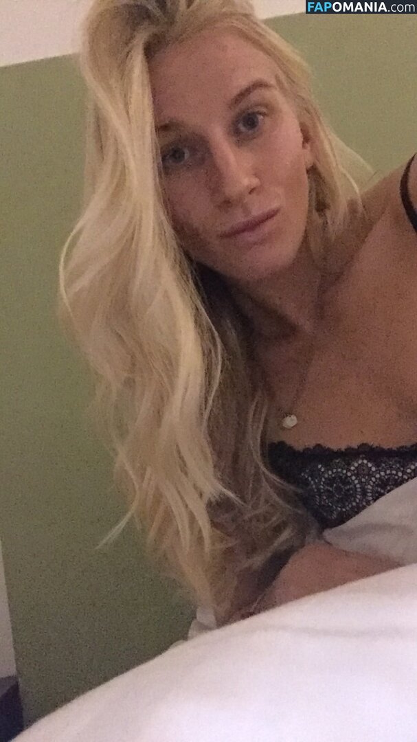 Sofia Jakobsson Naakt Gelekte foto #194