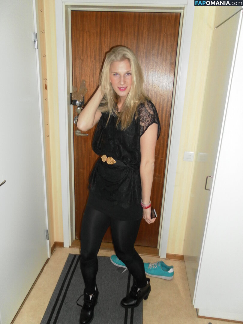 Sofia Jakobsson Naakt Gelekte foto #204