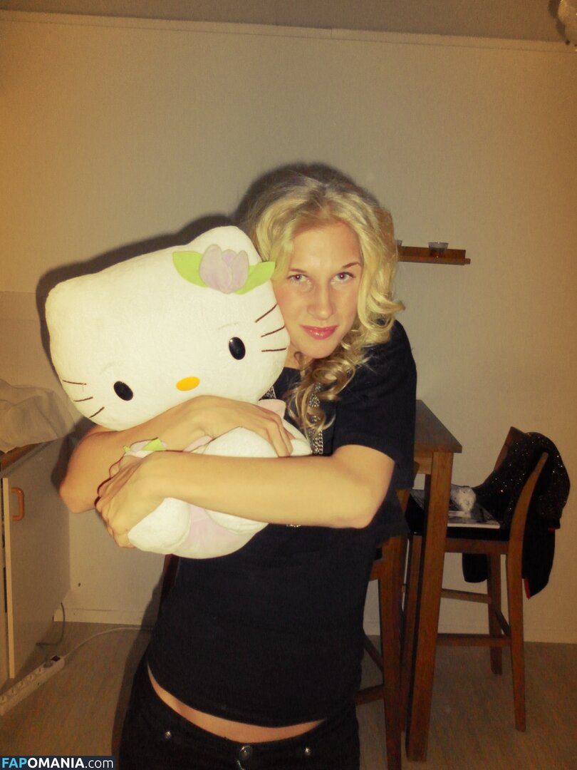 Sofia Jakobsson Naakt Gelekte foto #242