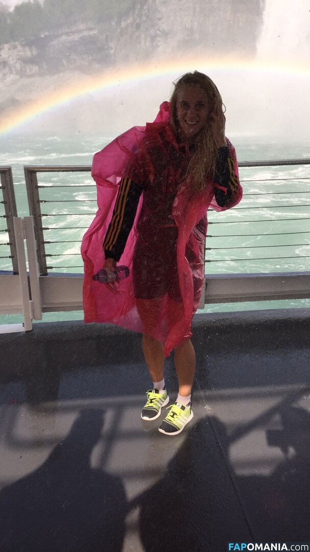 Sofia Jakobsson Naakt Gelekte foto #300