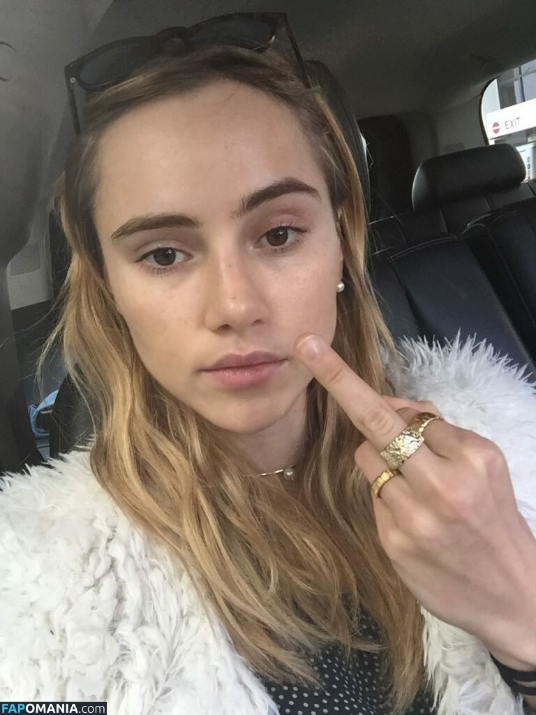 Suki Waterhouse Naakt Gelekte foto #21