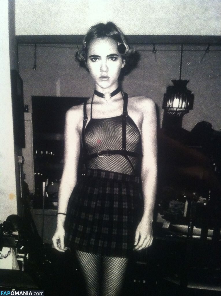Suki Waterhouse Naakt Gelekte foto #41