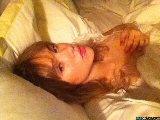 Suki Waterhouse Naakt Gelekte foto #51