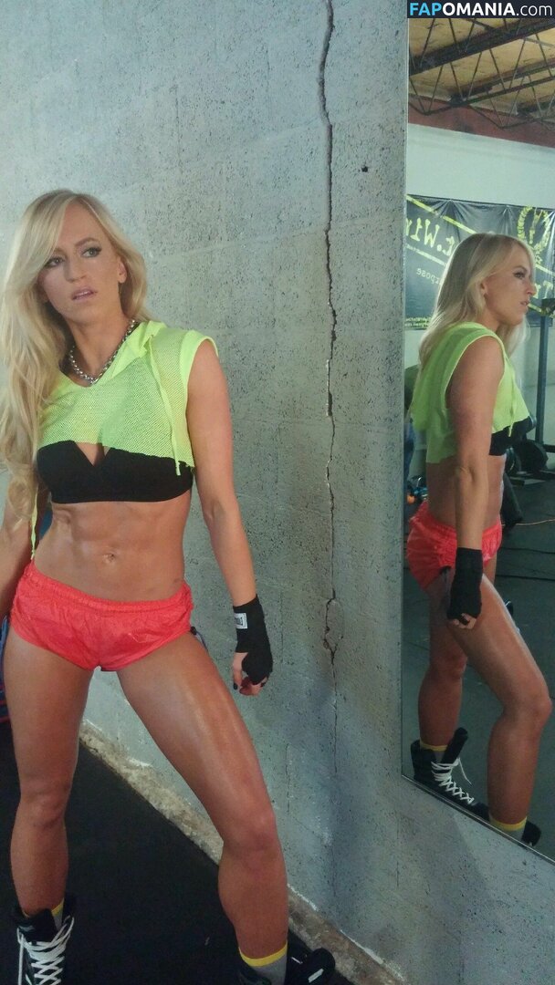 Summer Rae Naakt Gelekte foto #7