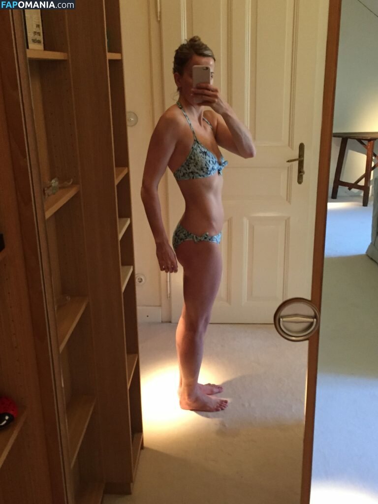 Susie Wolff Naakt Gelekte foto #1