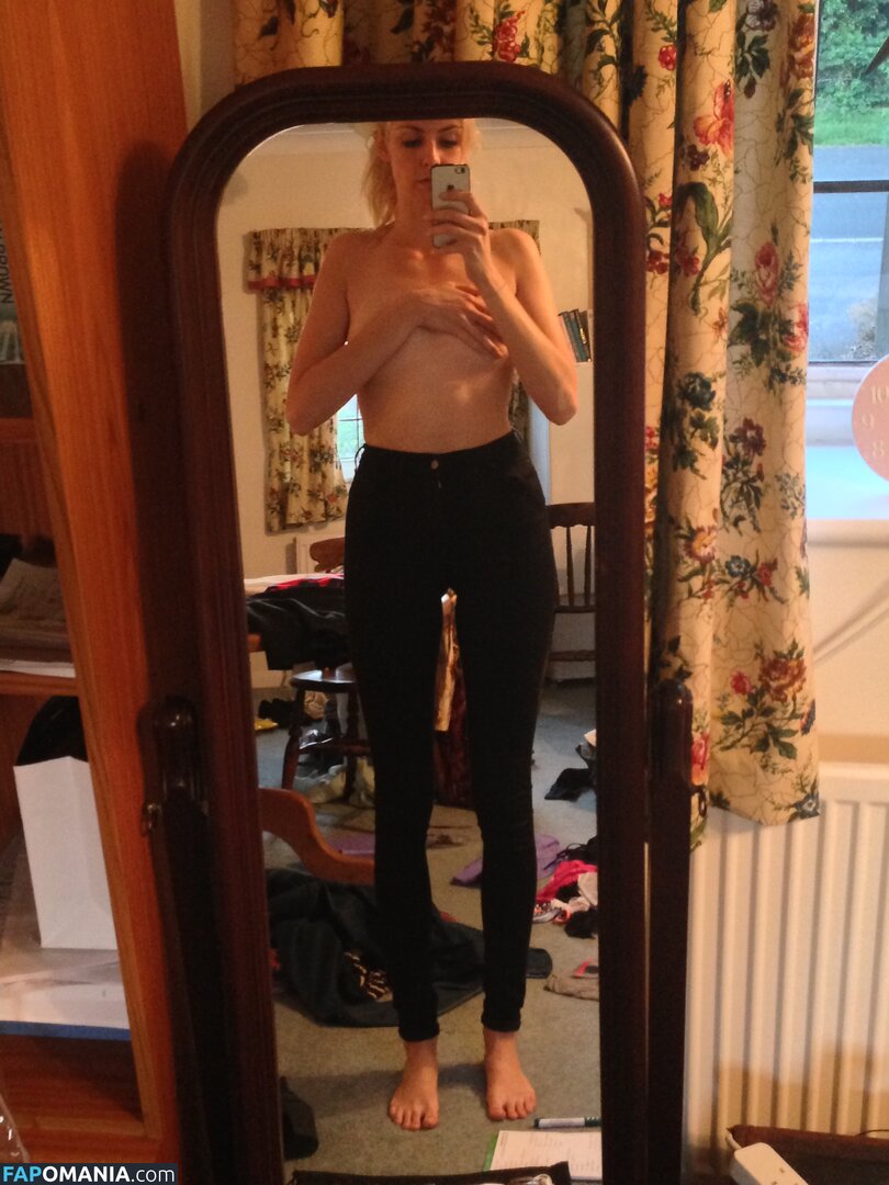 Tamsin Egerton Naakt Gelekte foto #1