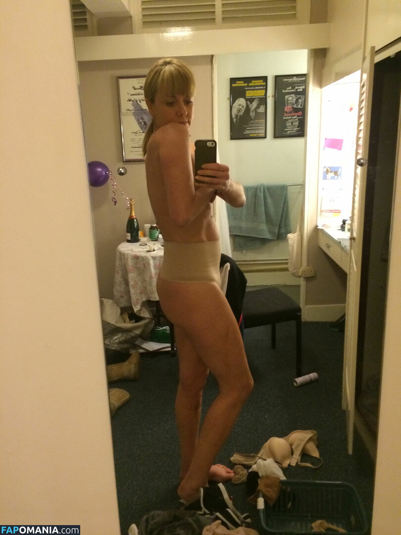 Tamzin Outhwaite Naakt Gelekte foto #9