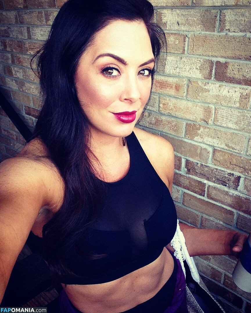 Tanea Brooks Naakt Gelekte foto #37