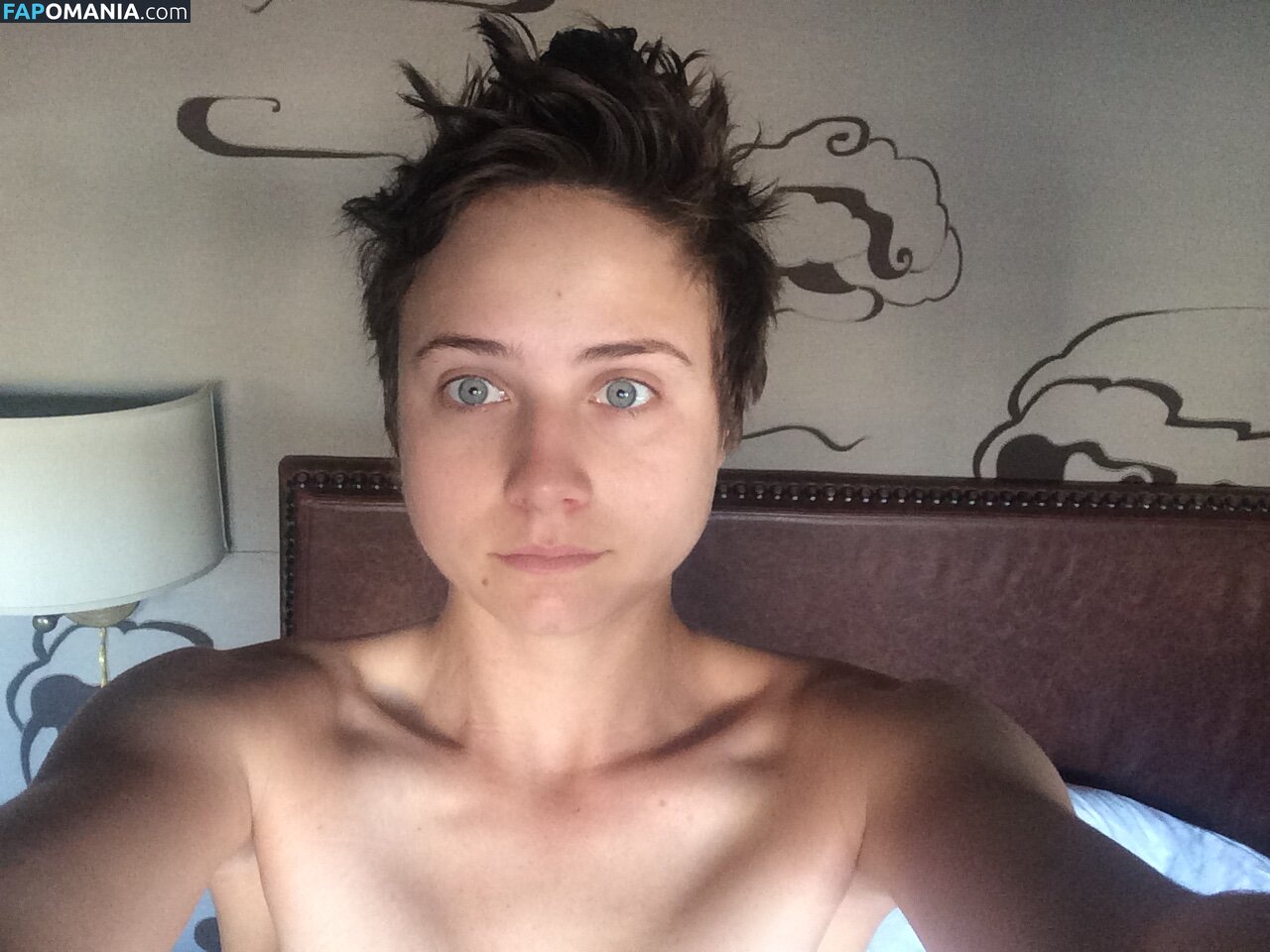 Tessa James Naakt Gelekte foto #7