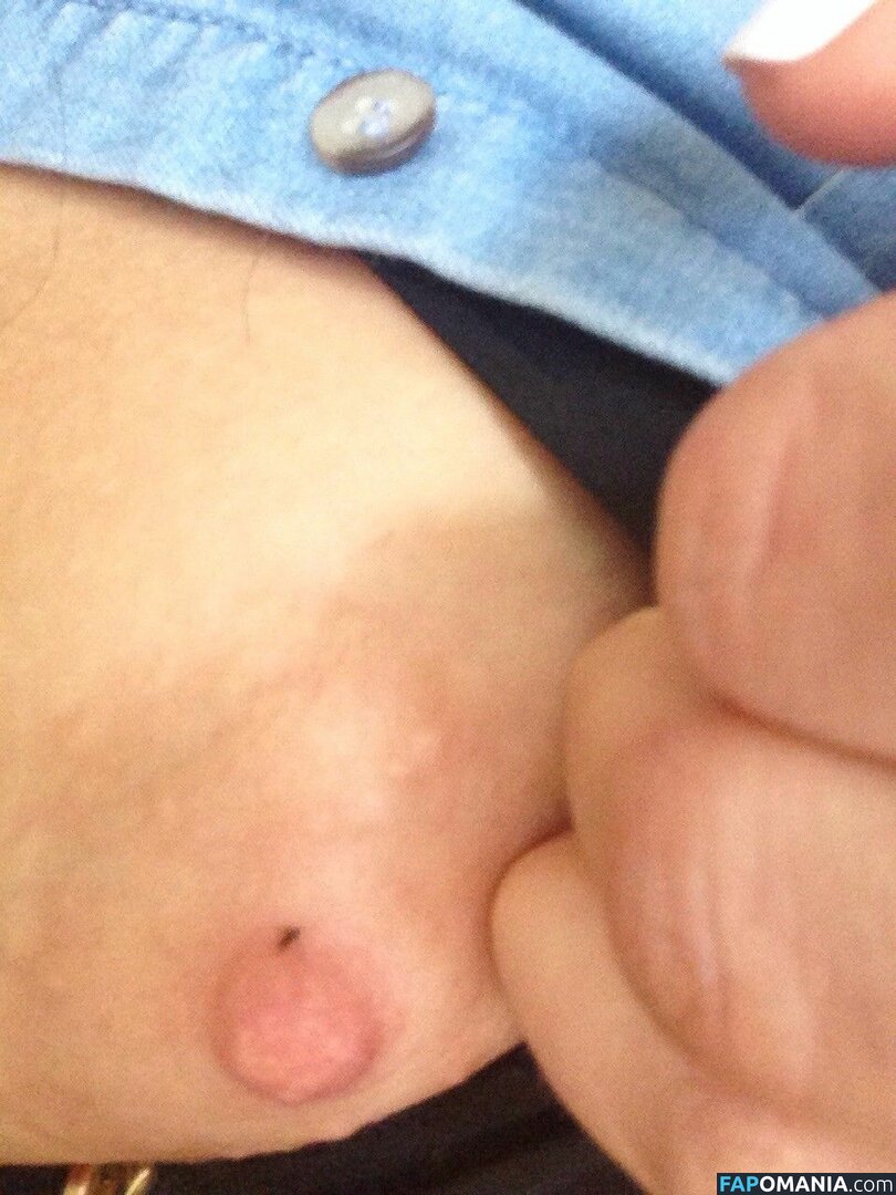 Twinnie Lee Moore Naakt Gelekte foto #5