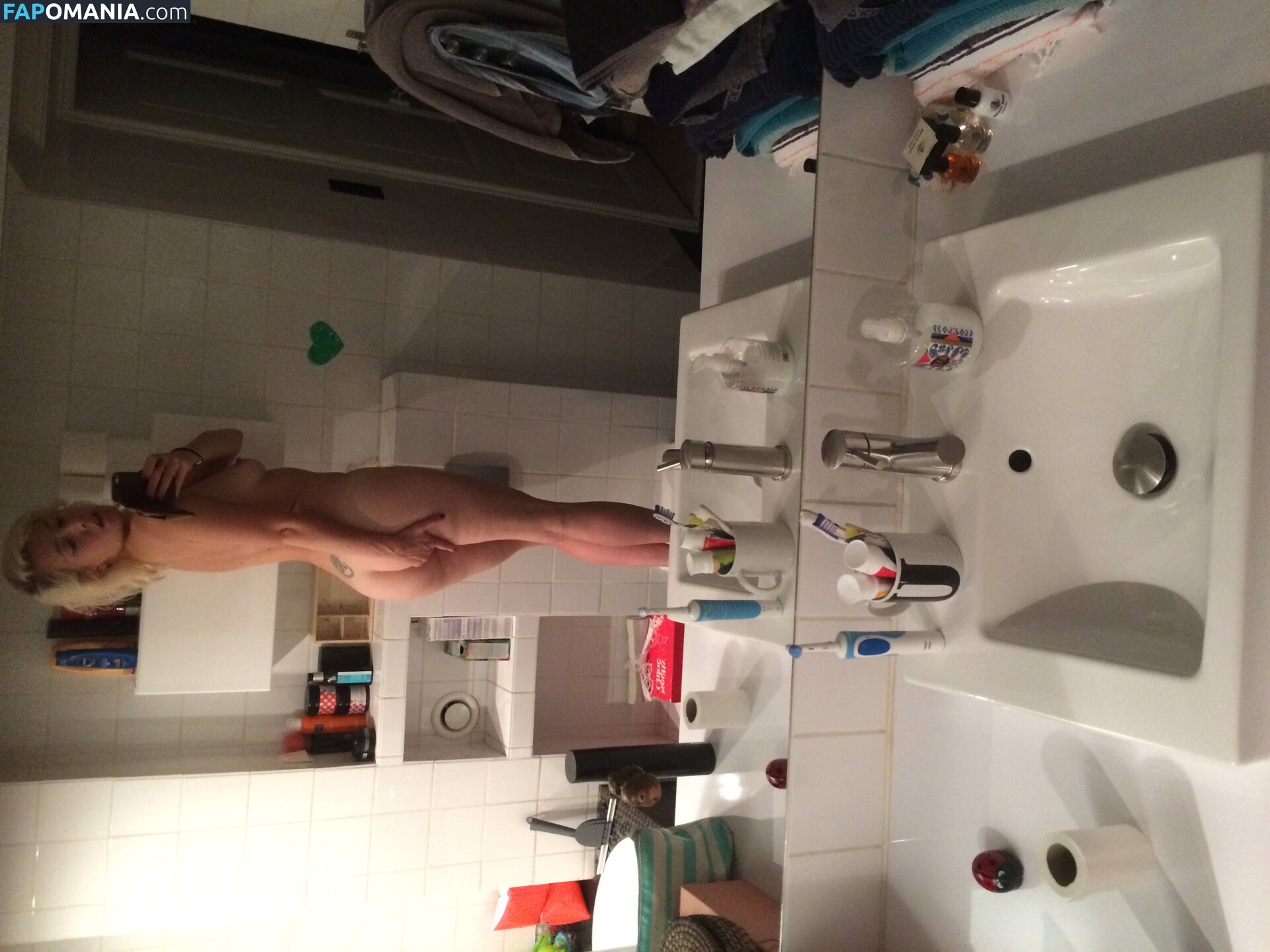 Veronica Maggio Naakt Gelekte foto #9