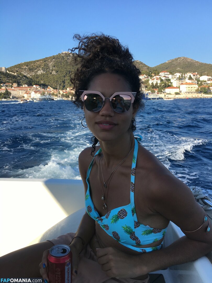 Vick Hope Naakt Gelekte foto #195
